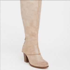 BRAND NEW! Torrid Knee High Cream Leather Boots! Never worn!